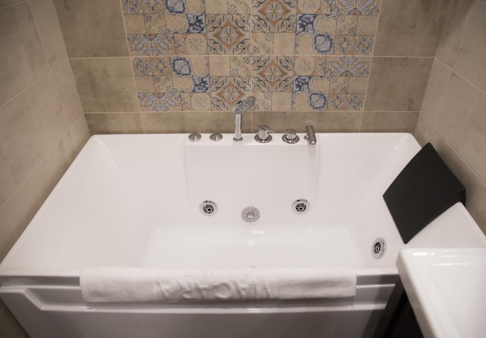 Macara Sheki City Hotel エクステリア 写真